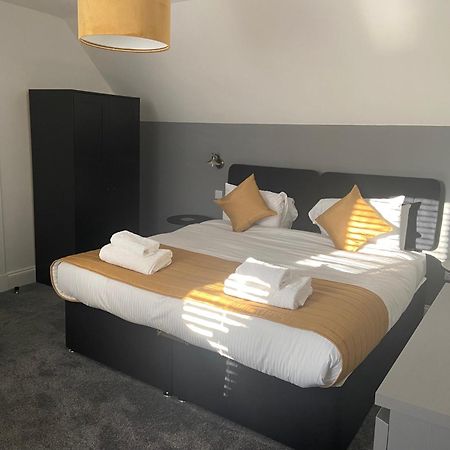 The Station Hotel 阿尔内斯 外观 照片